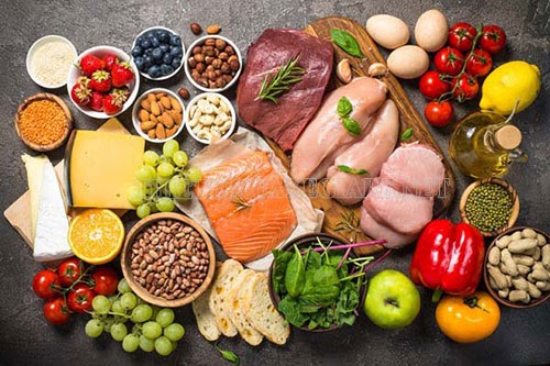 Ăn đủ chất và duy trì thói quen lành mạnh sẽ giúp hạn chế việc đói về đêm và cơ thể phát triển khoẻ mạnh hơn.