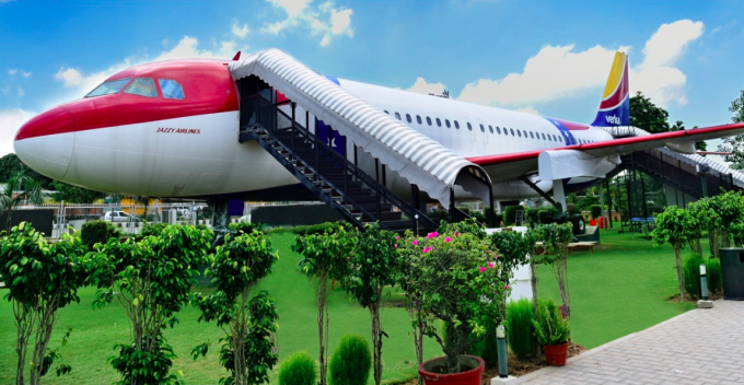 Toàn cảnh nhà hàng máy bay Hawai Adda