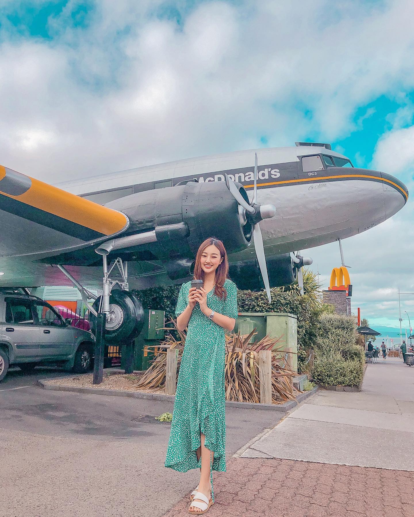 Thực khách gọi đây là nhà hàng McDonald's 'cool' nhất thế giới. Ảnh: @yanyeewong_qw