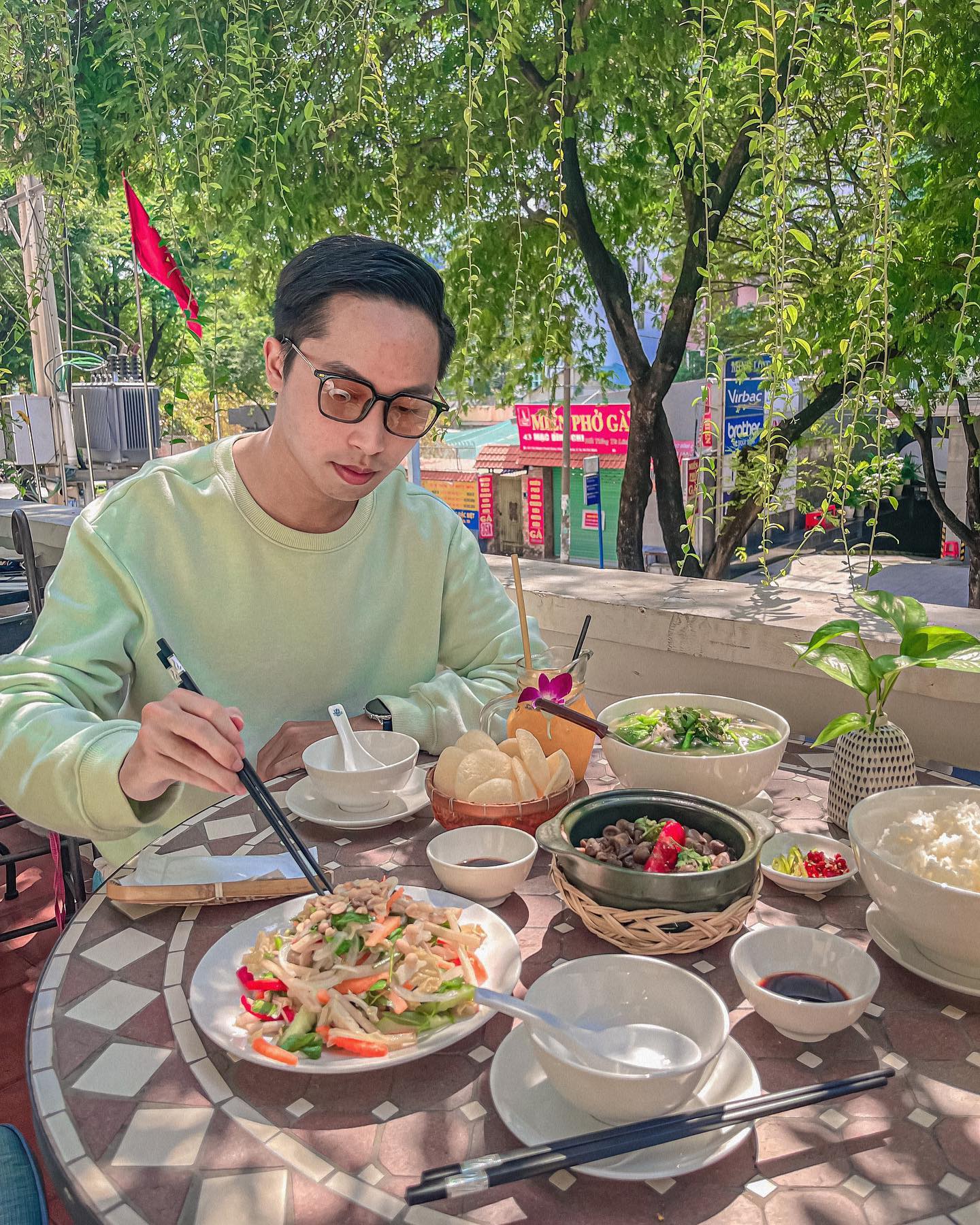 Không gian ở Bông Súng tuy không quá rộng nhưng đủ thoáng đãng. Ảnh: @baro.tr