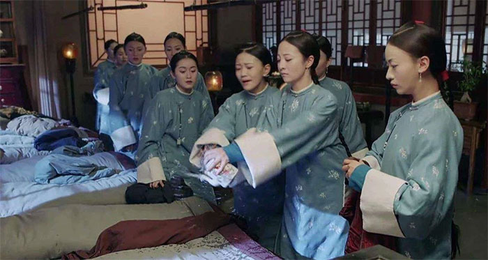 Do không gian chung nhỏ, cung nữ nằm nghiêng khi ngủ sẽ giúp tiết kiệm chỗ nằm