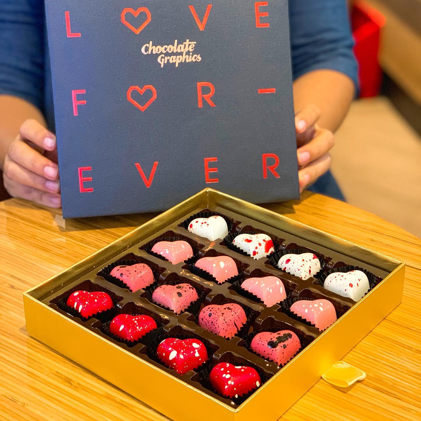 Một hộp quà Valentine từ thương hiệu. Ảnh: @meonguyen2712