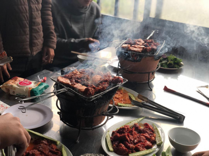 Bò Dã Chiến có không gian rất đơn sơ, gần như không có bảng hiệu. Ảnh: @chuotseafood.