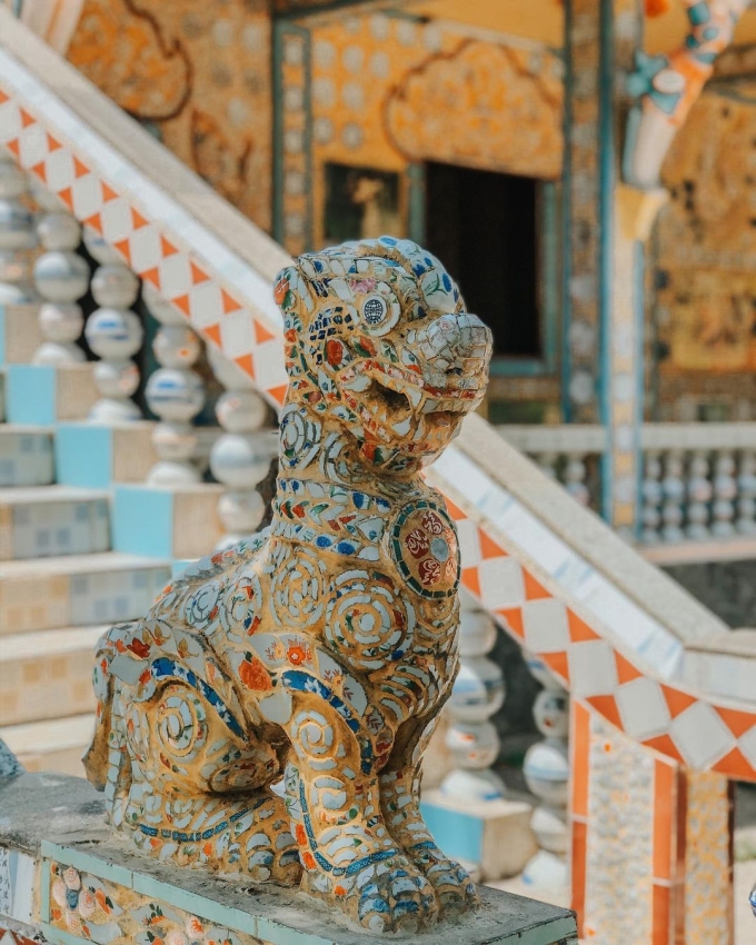 Những chi tiết dù là nhỏ nhặt nhất cũng được thiết kế hết sức tỉ mẩn và công phu. Ảnh: @james_latha.