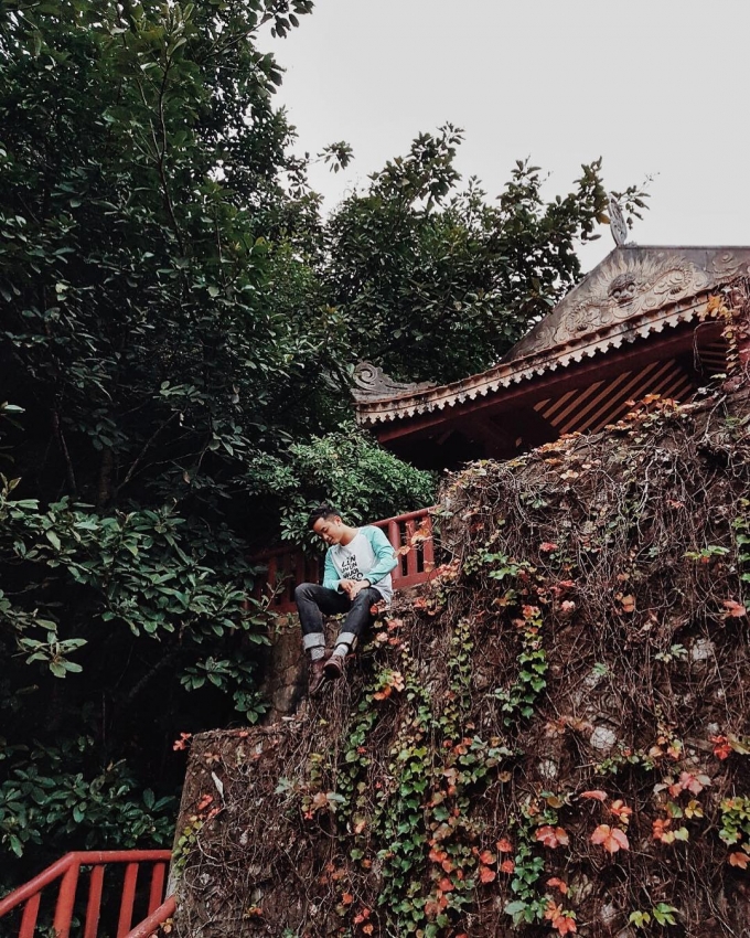 Hay chùa Tam Thanh... là những công trình cổ kính nhuốm màu rêu phong được các tín đồ check in cực kỳ yêu thích. Ảnh: @kelmx_.