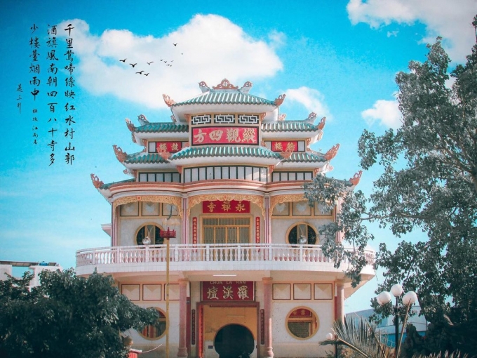 Vẻ đẹp nhìn từ bên ngoài của chùa La Hán. Ảnh: @kin_autt.