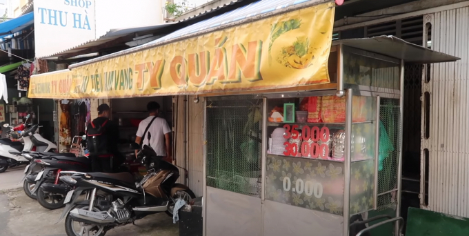 Hủ tiếu Nam Vang Ty Quán nổi tiếng có tuổi đời gần 20 năm.