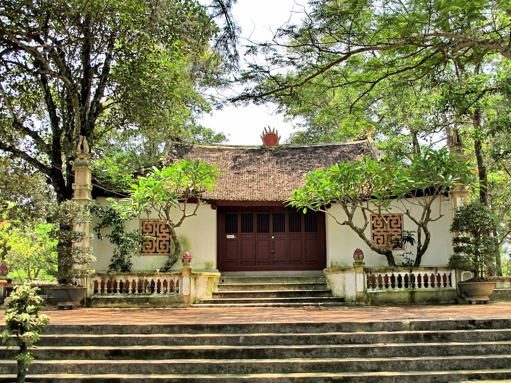 Đền Thề. (Ảnh: vietlandmarks).