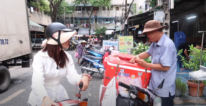Những món ăn vỉa hè luôn có sức hút với Minh Tú.