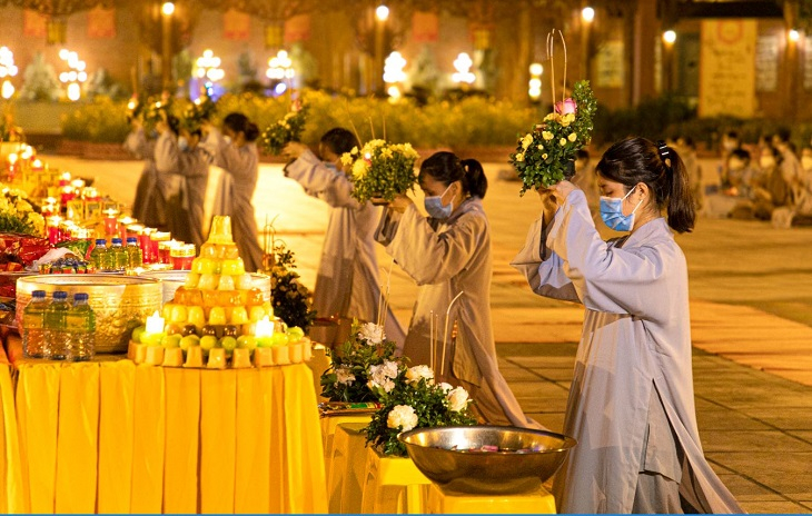 Như các cụ có câu, 'có thờ có thiêng, có kiêng có lành'. Vậy, nên tránh vào Rằm tháng Bảy?