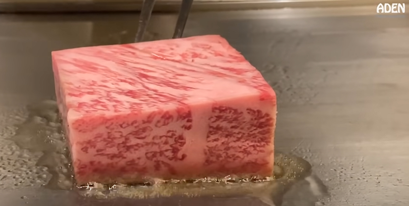 Olive Wagyu được cho là rất hiếm, đến nỗi nhiều chủ nhà hàng ở Nhật Bản thậm chí còn chưa nghe nói về nó. Ảnh: Aden Films