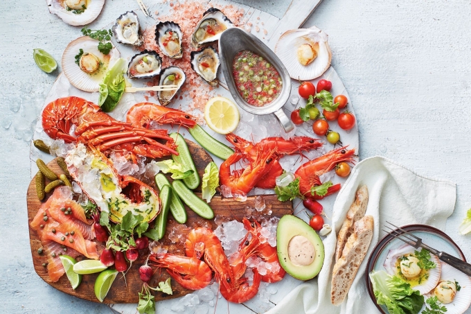 Thời điểm hợp lý để uống trà sau khi ăn hải sản là 2 tiếng đồng hồ. Ảnh: Taste