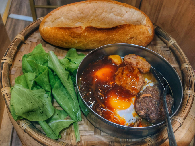 Ảnh: Bánh mì Mr Gà