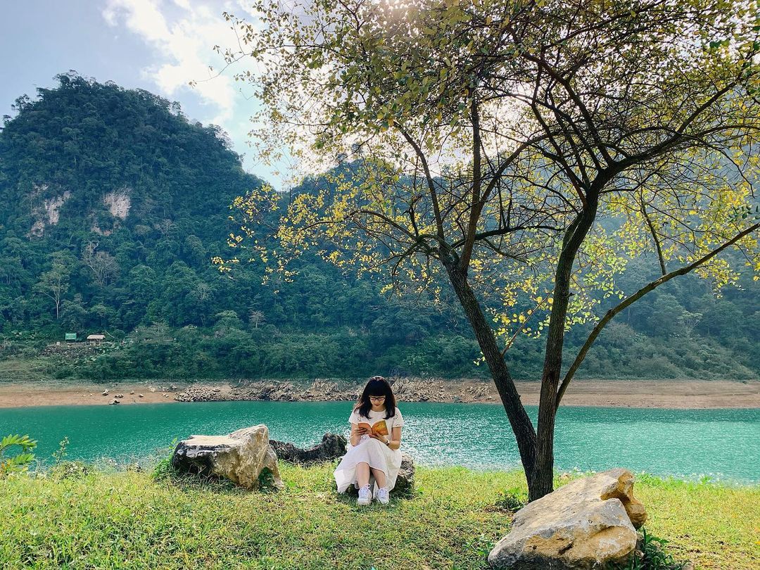Hồ Thang Hen cũng là địa điểm được nhiều bạn trẻ lựa chọn khi du lịch Cao Bằng. Ảnh: @meo.rock13