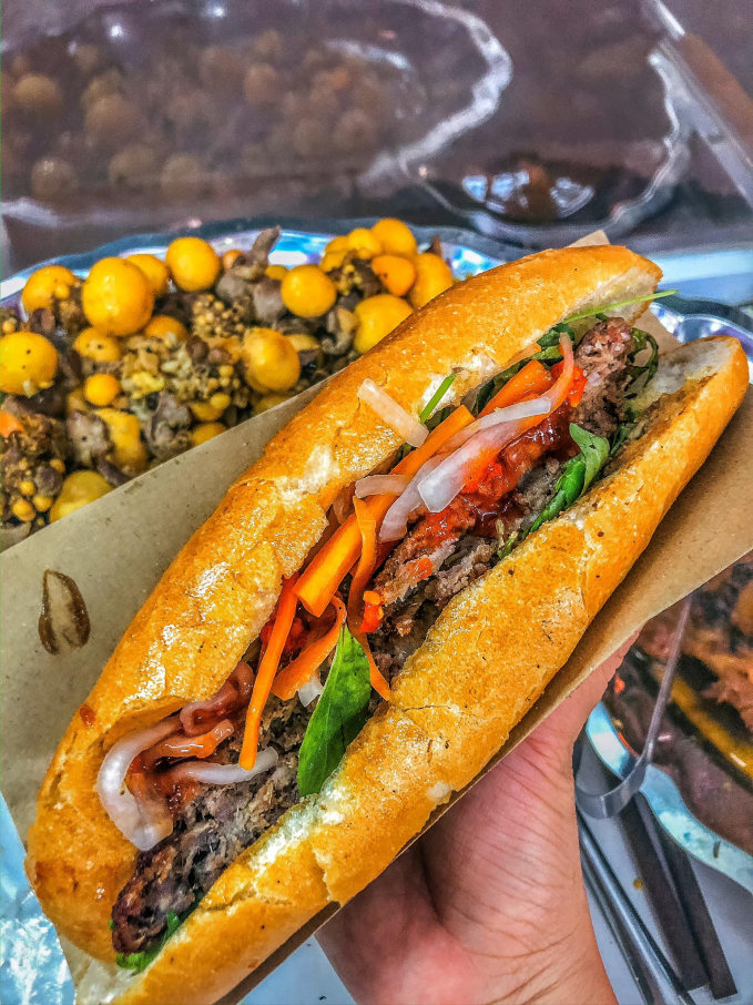 Ảnh: Bánh mì Mr Gà