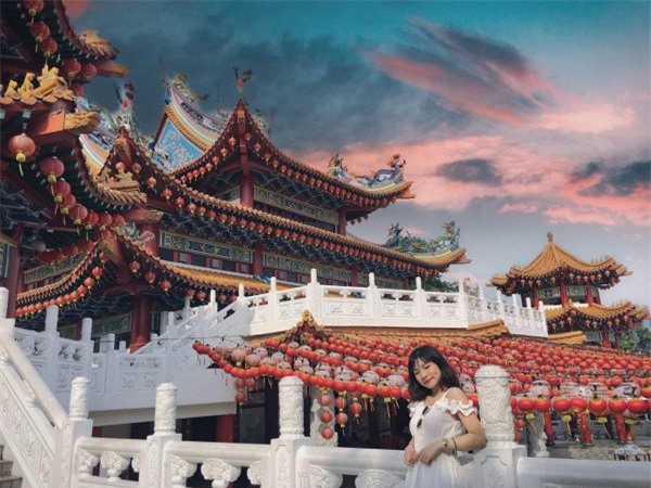 Chùa Bà Thiên Hậu mang nét kiến trúc truyền thống của Trung Quốc, do người dân đảo Hải Nam xây dựng và quản lý