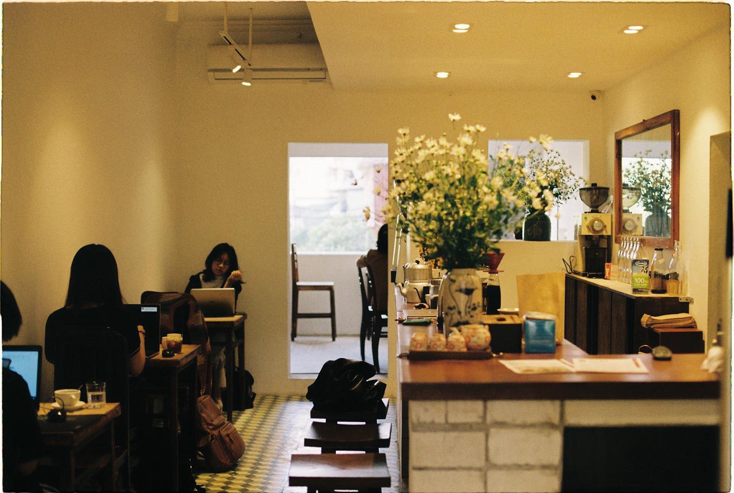 Không gian tại quán cafe Hà Nội này sẽ làm hài lòng những