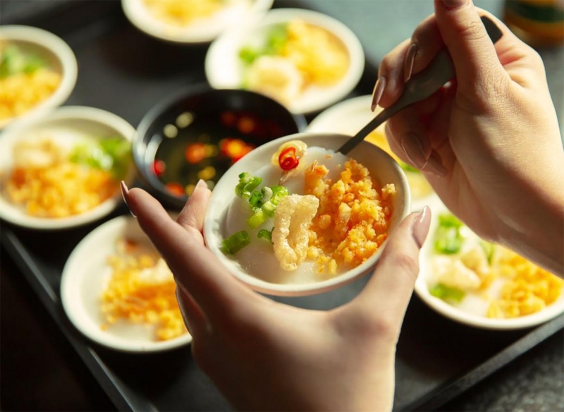 Bánh bèo quán mệ Lé có vị ngon đặc trưng rất Huế