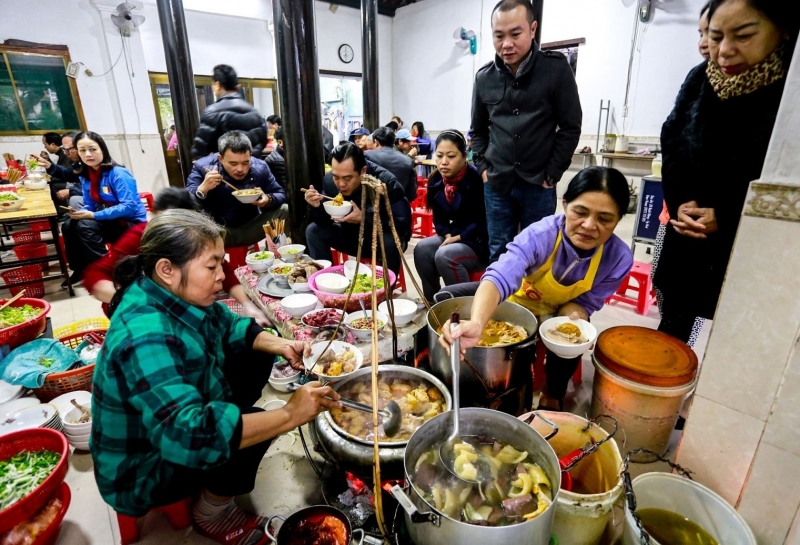 Mỗi ngày mệ chỉ bán đúng một nồi