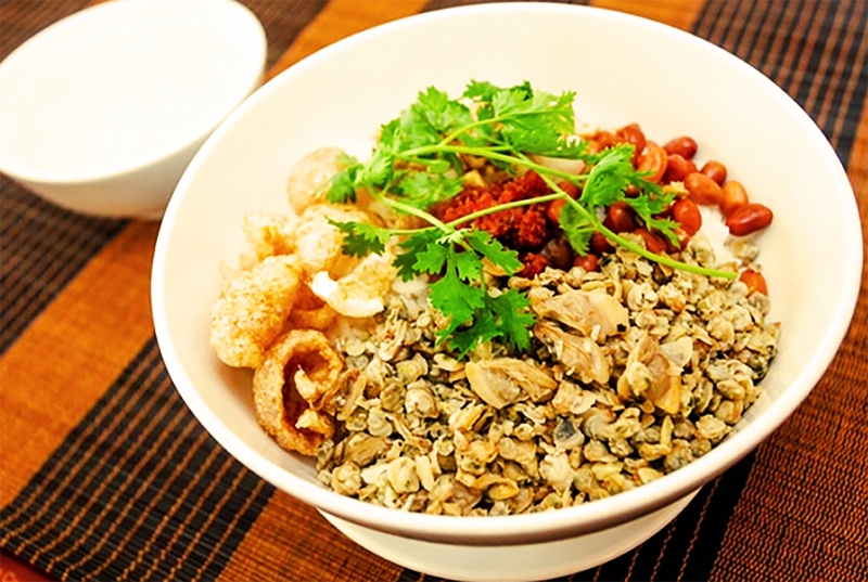 Quán Hoa Đông lâu đời và nổi tiếng xứ Huế