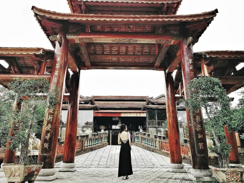 Làng cổ Phúc Lộc Thọ dần đi vào long người, là một địa điểm tham qua thú vị với những bức ảnh mang đậm chất hoài cổ