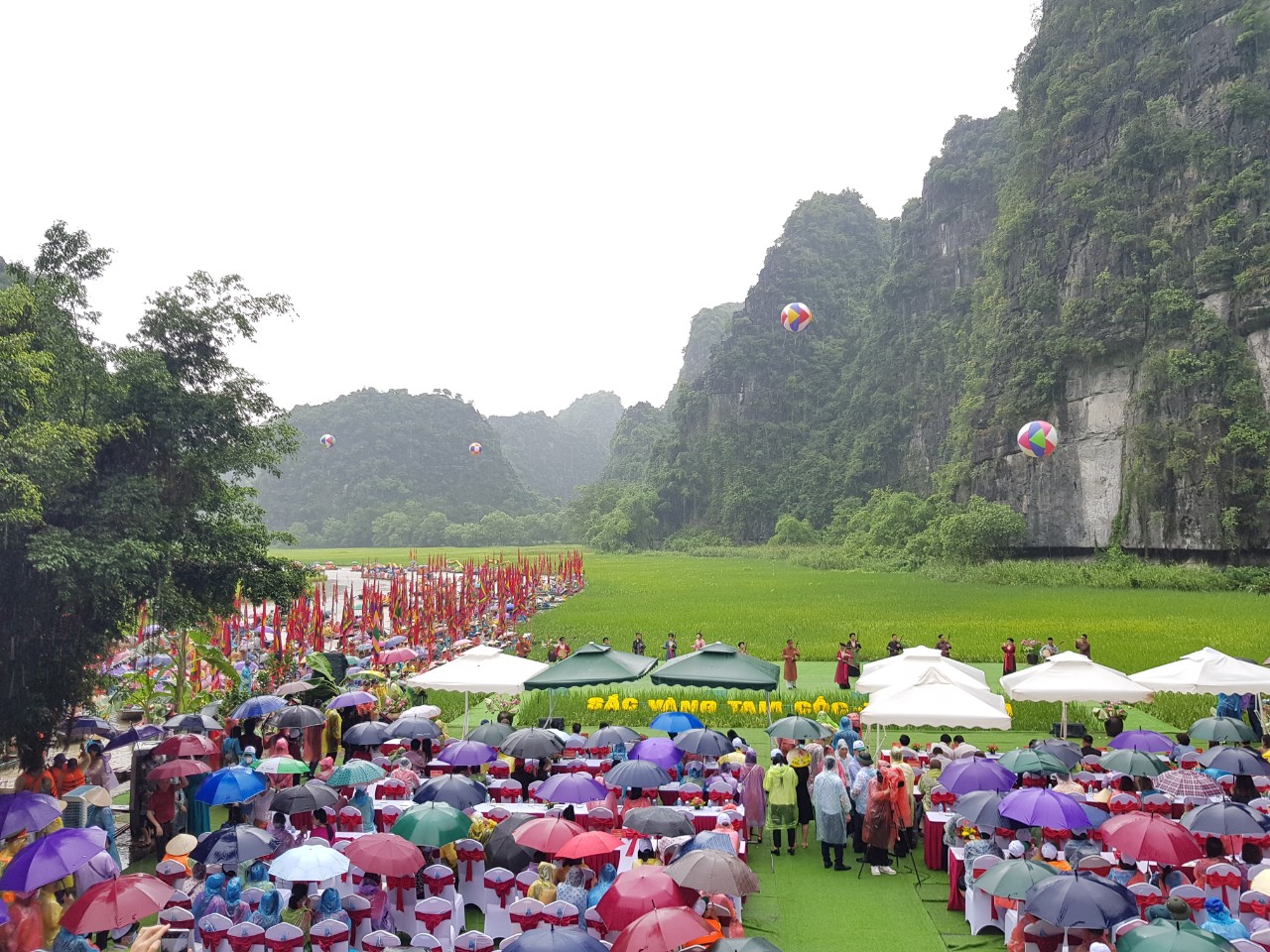 Đoàn famtrip đã tham dự Khai mạc Tuần du lịch Ninh Bình 'Sắc vàng Tam Cốc - Tràng An' năm 2022