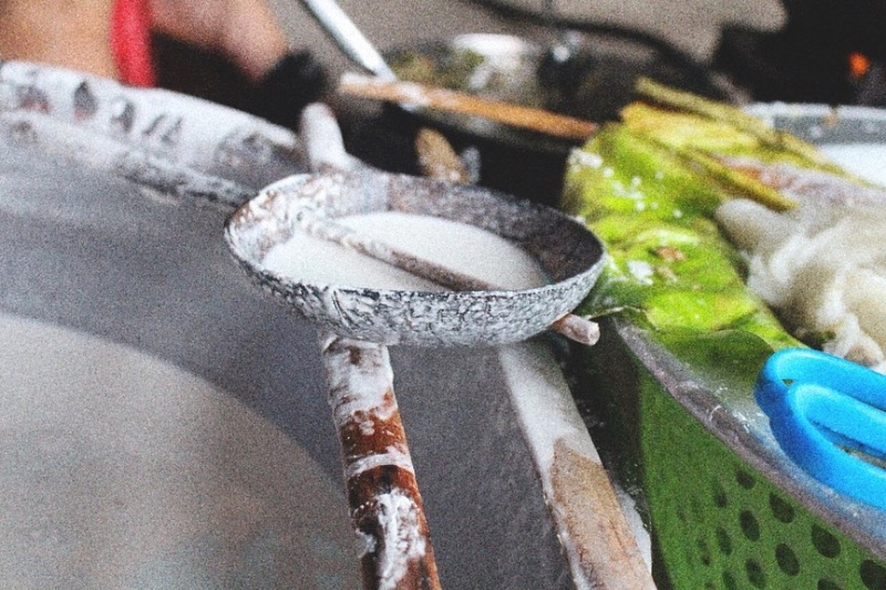 Bánh được hấp rất nhanh nhưng cũng đòi hỏi sự khéo léo