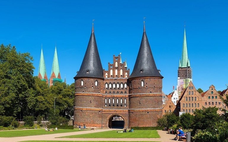 Du lịch Đức thanh-pho-bay-ngon-thap-lubeck