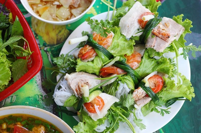 Cuốn tôm hành - Đặc sản Ninh Bình