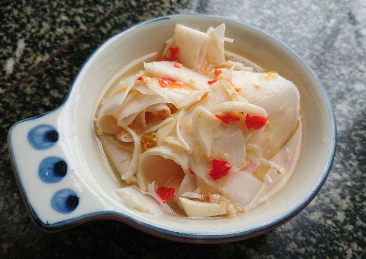 Măng chua muối ớt ăn kèm các món bún, phở rất hợp