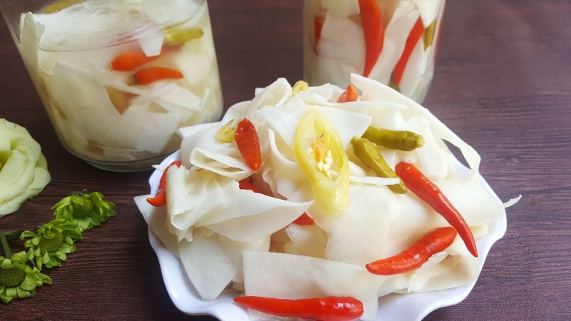 Măng muối ớt cũng nổi tiếng không kém măng luộc chấm vừng