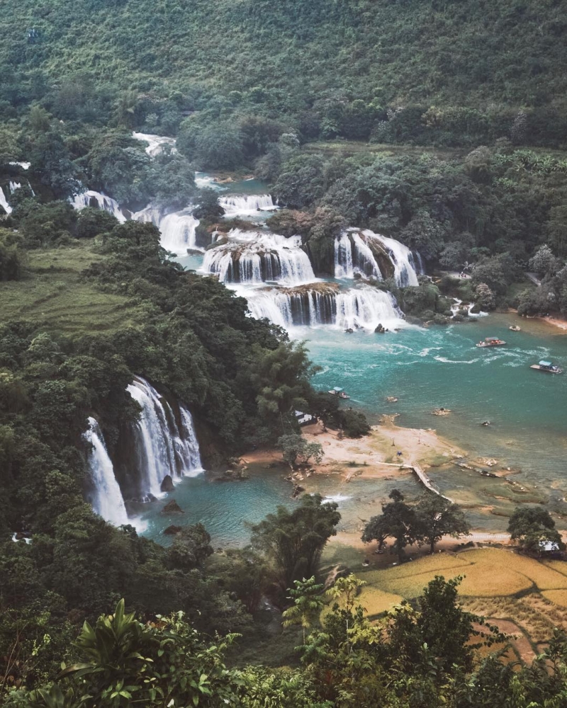 Thác Bản Giốc hùng vĩ