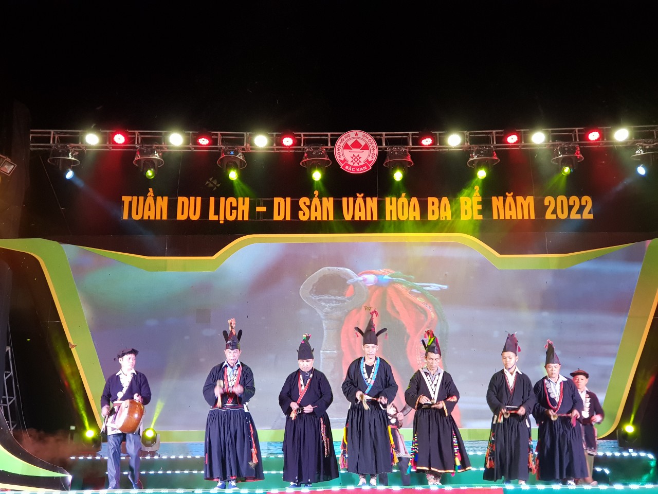 Trích đoạn trong “Lễ cấp sắc của người Dao Tiền” ở huyện Bạch Thông (Ảnh: Tuấn Nam)