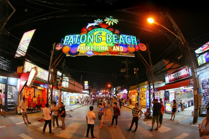 Ăn uống siêu tiết kiệm ở khu Patong