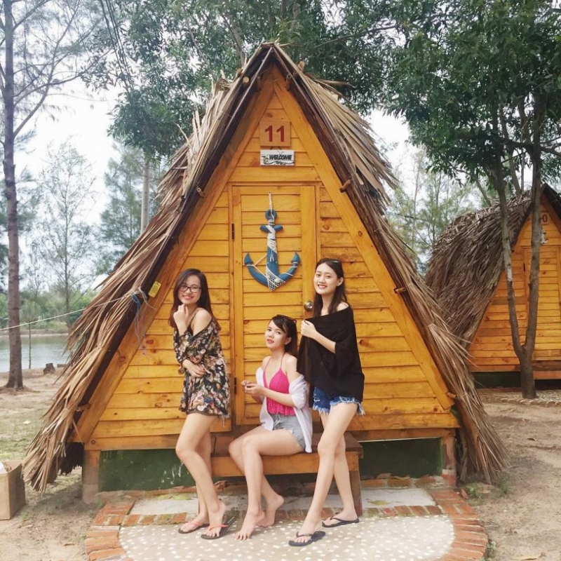 Hodata Resort với lều trại gỗ xinh xắn
