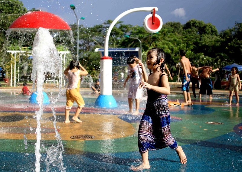 Có hẳn một khu vui chơi riêng dành cho các trẻ em được vui chơi thỏa thích cùng bố mẹ