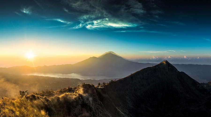 Leo núi lửa Batur