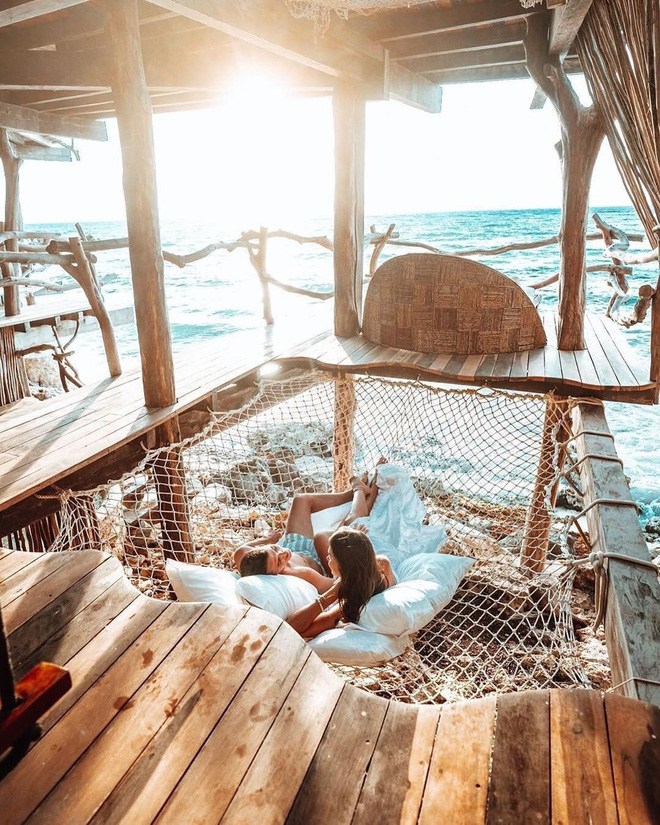 @remarkablehotels