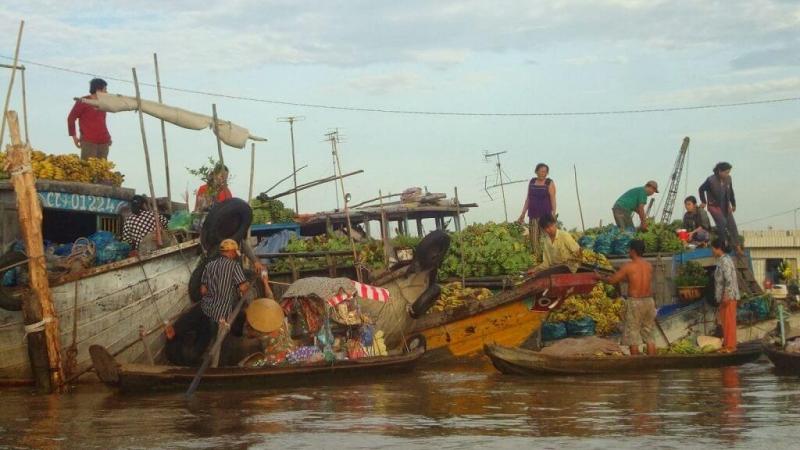 Chợ nổi Long Xuyên