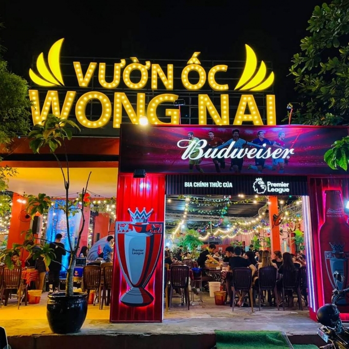 Quán ăn được bày trí khá là ấm cúng