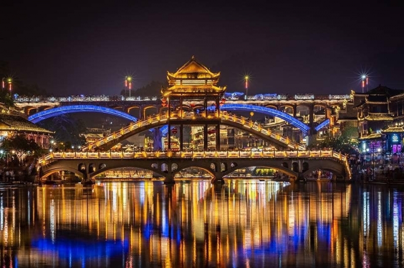 Cầu Hồng Kiều đẹp lung linh
