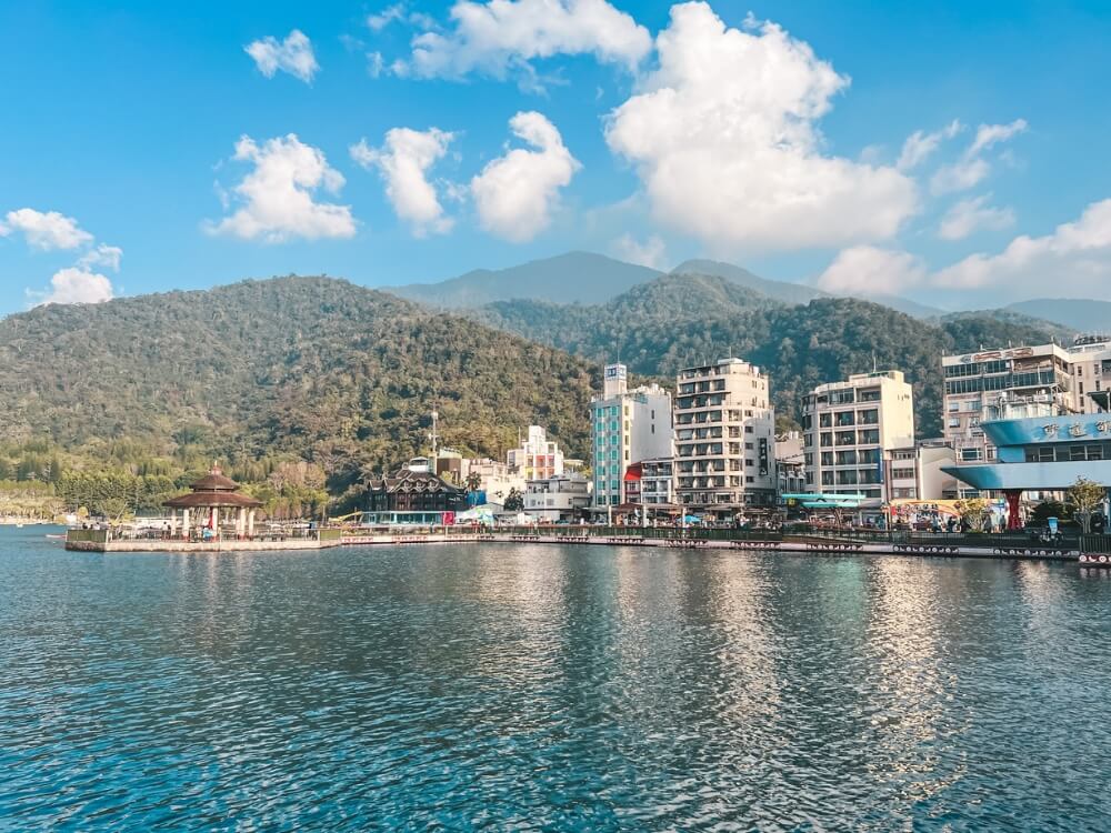 Sun Moon Lake có nhiệt độ dễ chịu quanh năm