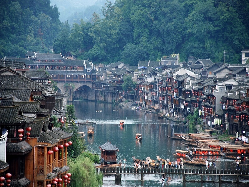 Phố cổ ở Phượng Hoàng Cổ Trấn