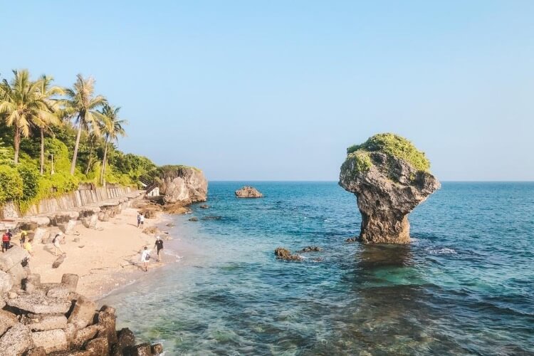 Xiaoliuqiu là hòn đảo san hô nhỏ nằm ngay ngoài khơi phía nam Đài Loan