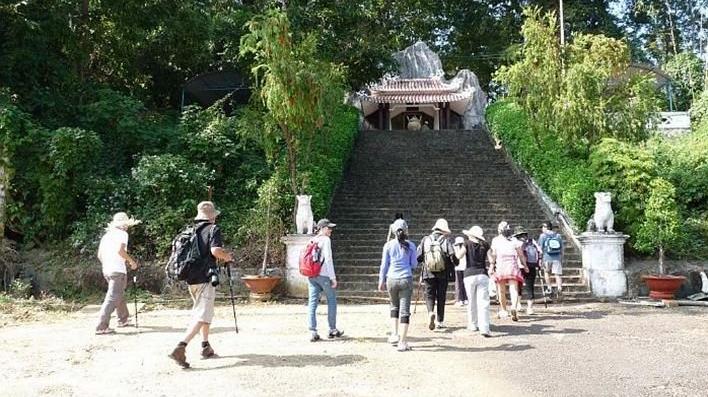 Vẻ đẹp hùng vĩ của núi Bà Rá
