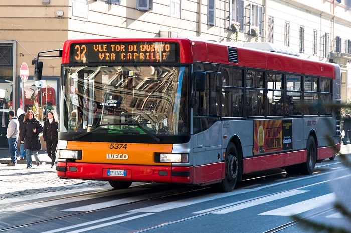 Rome có hệ thống giao thông công cộng rất thuận tiện