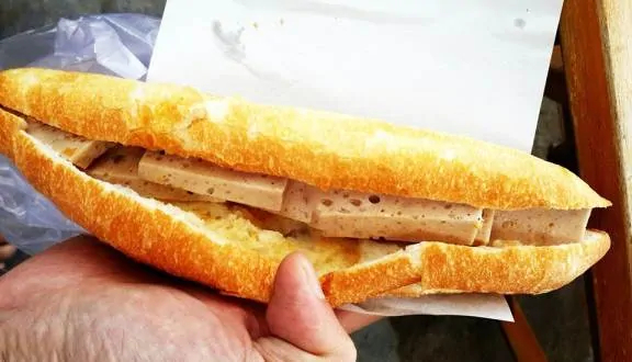 Chả bò của quán là ngon nhất Đà Nẵng