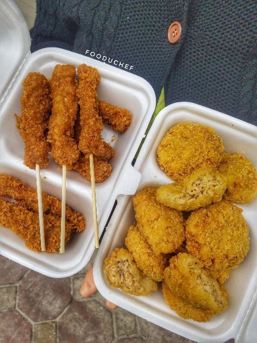 Món bánh gà luôn là đồ ăn yêu thích của sinh viên. Ảnh: ig @fooduchef