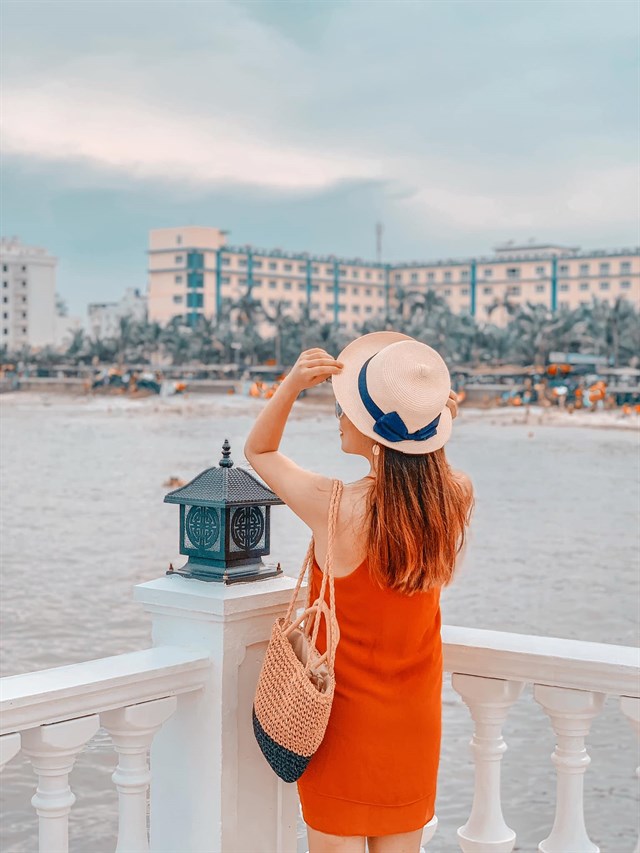 Khu vực cầu cảng là điển check in đẹp như mơ, giúp các bạn trẻ có thể tha hồ sống ảo với những bức ảnh biển chụp lúc bình minh. @h.jessie_