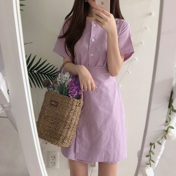 Cách diện đồ cực chuẩn với váy màu tím - Ảnh: Pinterest.